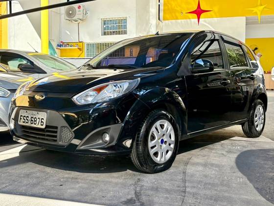 FORD FIESTA 1.6 ROCAM SE 8V FLEX 4P MANUAL FORD FIESTA 1.6 ROCAM SE 8V FLEX 4P MANUAL